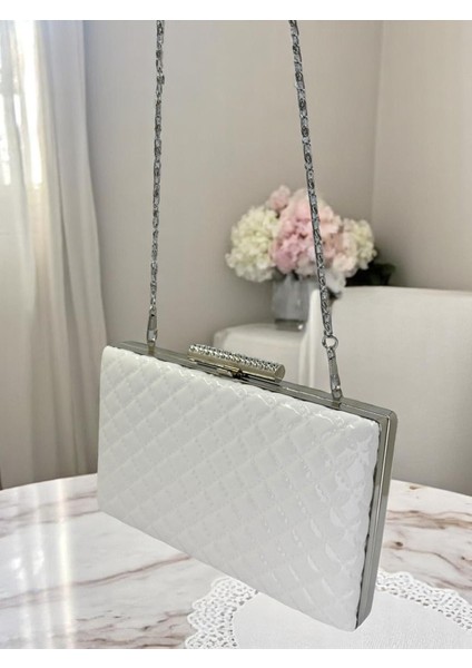 Beyaz Lüks Rugan Metal Saplı Kapitone Desenli Kadın Abye Çanta Düğün Nişan Mezuniyet