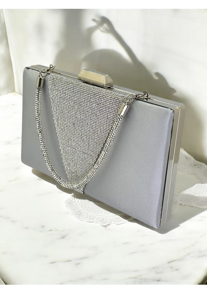 Gri Renk Saten Gümüş Renk Kristal Taşlı Saplı Kadın Abiye Çanta Düğün Mezuniyet Nişan modelleri