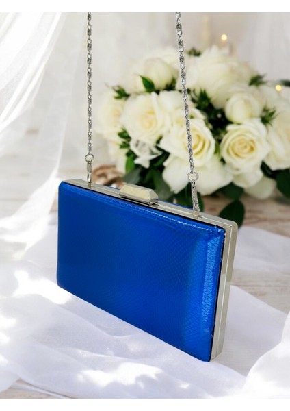 Saks Mavi Renk Balıksırtı Desenli Metal Saplı Parlak Rugan Deri Kadın Abiye Çanta Düğün Nişan indirimleri