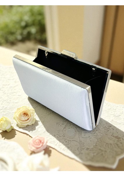 Gümüş Gri Renk Suyolu Desenli Saten Kadın Abiye Çanta Düğün Nişan Mezuniyet modelleri