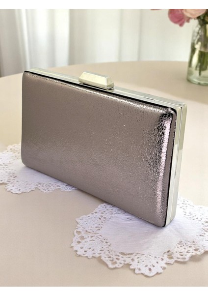 Yeni Model Platin Renk Parlak Desenli Zincir Askılı Saplı Kadın Abiye Çanta Düğün Nişan Mezuniyet