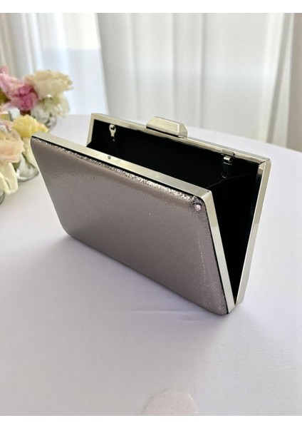 Yeni Model Platin Renk Parlak Desenli Zincir Askılı Saplı Kadın Abiye Çanta Düğün Nişan Mezuniyet modelleri