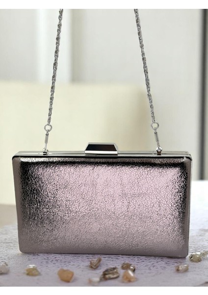 Yeni Model Platin Renk Parlak Desenli Zincir Askılı Saplı Kadın Abiye Çanta Düğün Nişan Mezuniyet fırsatları