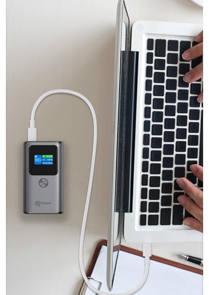 Ultra Hızlı Şarj 130W Tft Ekranlı Laptop ve Tablet Şarj Edebilen Powerbank Premium Serisi modelleri