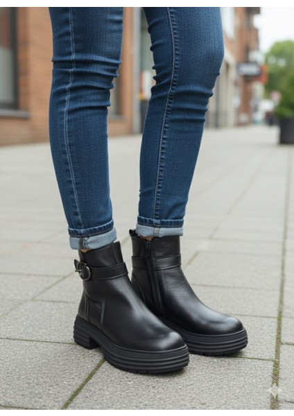 Toka Aksesuarlı Hakiki Deri Kalın Kaymaz Taban Kadın Bot Z326