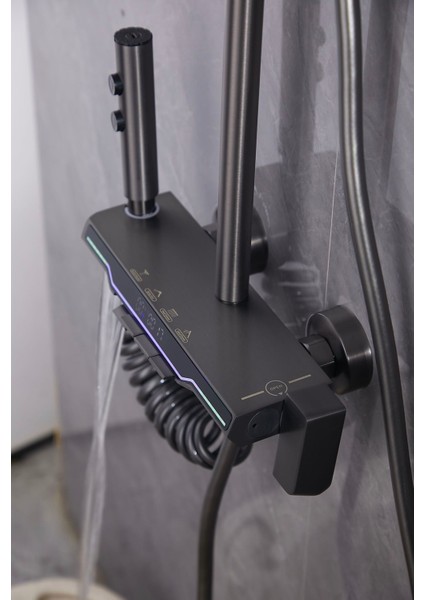 Dijital LED Göstergeli Piyano Tuşlu Termostatik Banyo Batarya Duş Sistemi Tepe Robot Duş Seti modelleri