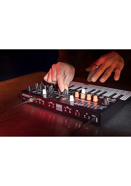 Microfreak Deneysel Hibrit Synthesizer fiyatları