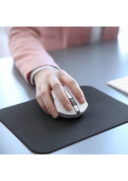 Classic Mouse Pad, 29X24 ve 24X20 cm Ofis Tipi, Küçük ve Orta Boy, Kaymaz Taban, Pürüzsüz Yüzey, Baskısız Tip Masa Koruyucu, Ergonomik Mouse Ped (Küçük Boy 24X20 Cm) fırsatları