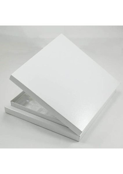 16 Bölmeli Madlen Çikolata Kutusu Beyaz Renkli