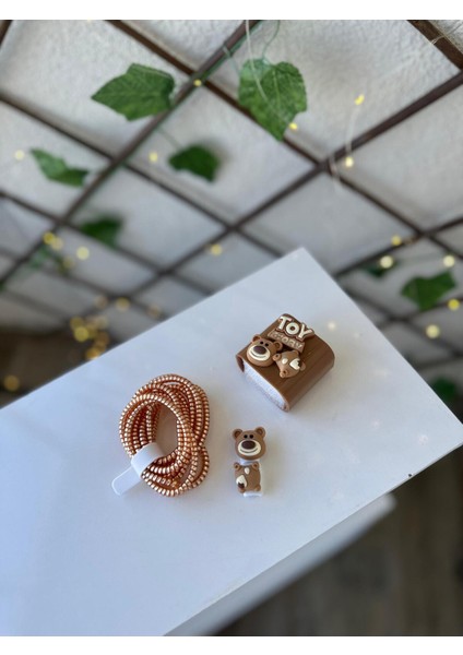 Yeni Nesil Uyumlu Toy Story Figürlü Kahve Rengi Şarj ve Kablo Koruyucu Set