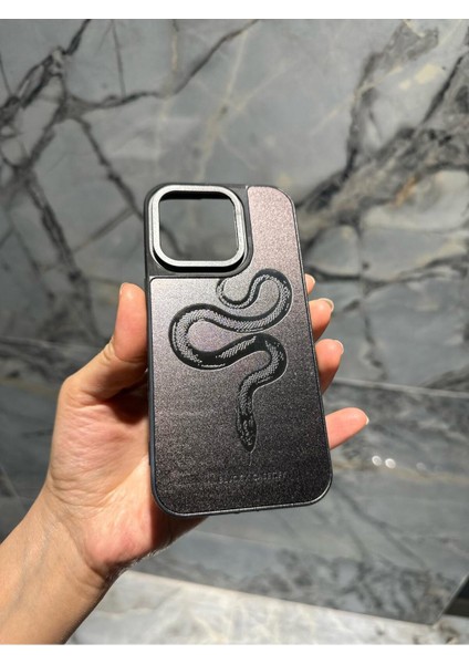 IPHONE 13 Pro Max Yılan Desen Siyah Telefon Kılıfı