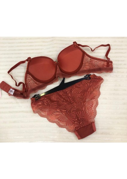 Kadın Dolgulu B Cup Balenli Telli Sütyen Takımı modelleri