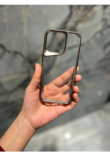 IPHONE 16 Pro Esnek Şeffaf Gold Telefon Kılıfı