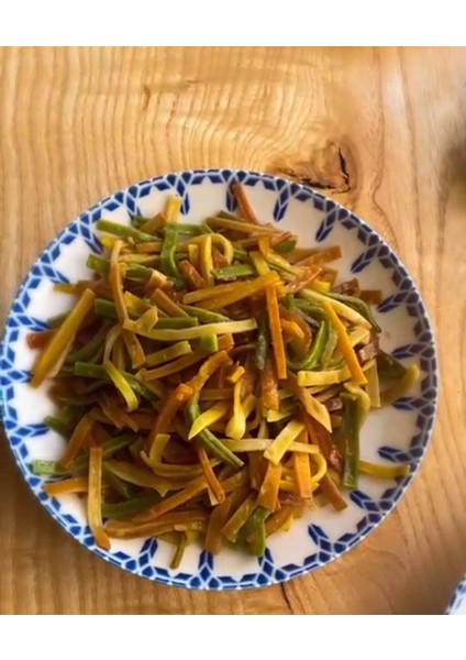 Ev Yapımı %100 Doğal Karışık Sebzeli Erişte (750 Gr) modelleri