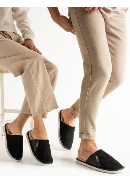 Siyah Sessiz Taban Içi Yünlü Terlik fiyatları