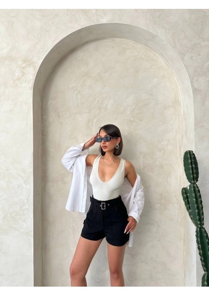 Kemer Detaylı Gabardin Şort Siyah S25289 fiyatları