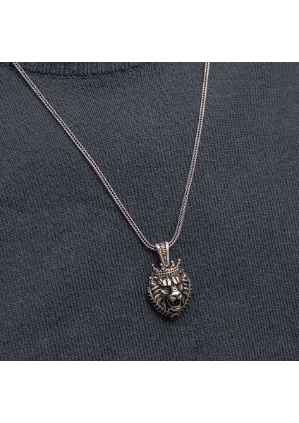 Gümüş Taçlı Aslan Figürlü Erkek Kolye modelleri