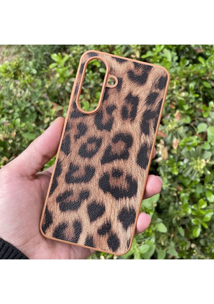 Samsung Galaxy A56 Kılıf Leopar Desenli Içi Kadife Kapak