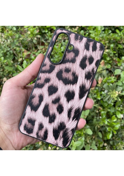 Samsung Galaxy A56 Kılıf Leopar Desenli Içi Kadife Kapak