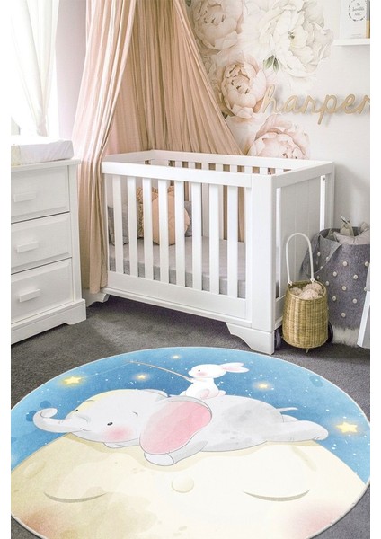 Ay Üstünde Bir Masal Tavşanlı ve Fil Temalı Yuvarlak Kaymaz Taban Halı