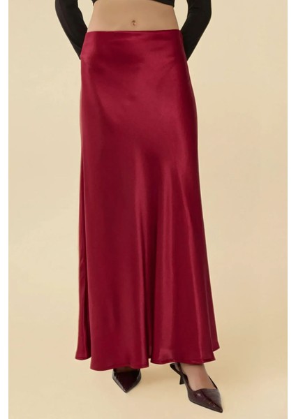 Kadın Verev Kesim Lastik Belli Saten Maxi Etek Bordo Kırmızı fiyatları