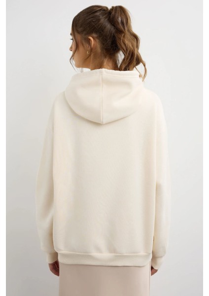 Kadın Baskılı Oversize Kapüşonlu Sweatshirt Fildişi Doğal indirimleri