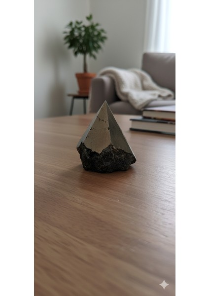 Piramit Şeklinde Pirit Taşı - Bolluk ve Zenginlik Sembolü modelleri