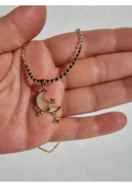 Ay ve Yıldız Figürlü Taşlı Hilal Zirkon Taşlı Kuşak Detaylı Sallantı Yıldız Kolye fırsatları