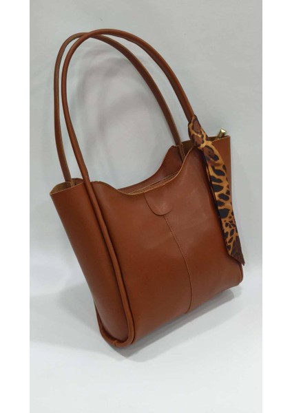 Büyük Boy Şal Detaylı Soft Suni Deri Kadın Omuz Çantası