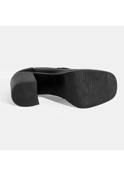 Kadın Siyah Metal Toka Detaylı Kalın Topuklu Loafer fırsatları