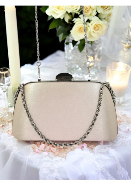 Özel Tasarım Ten Renk Saten Zincir Saplı Gümüş Kristal Taşlı Saplı Kulplu Kadın Abiye Çanta fırsatları