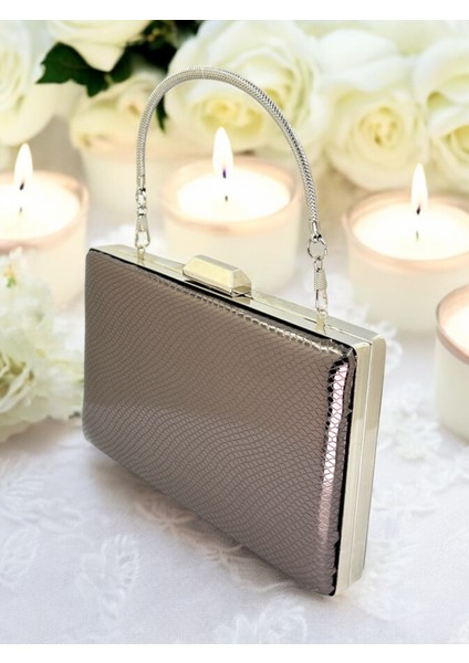 Platin Renk Balıksırtı Desenli Metal Saplı Parlak Rugan Deri Kadın Abiye Çanta Düğün Nişan