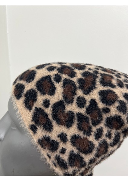 Kadın Yumuşacık Leopar Desenli Akrilik Kumaş Saçaklı Tüylü Bere – Sıcak Tutucu Kışlık Şapka modelleri