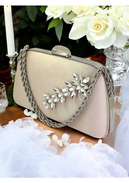 Özel Tasarım Ten Renk Saten Zincir Saplı Gümüş Kristal Taşlı Saplı Kulplu Kadın Abiye Çanta