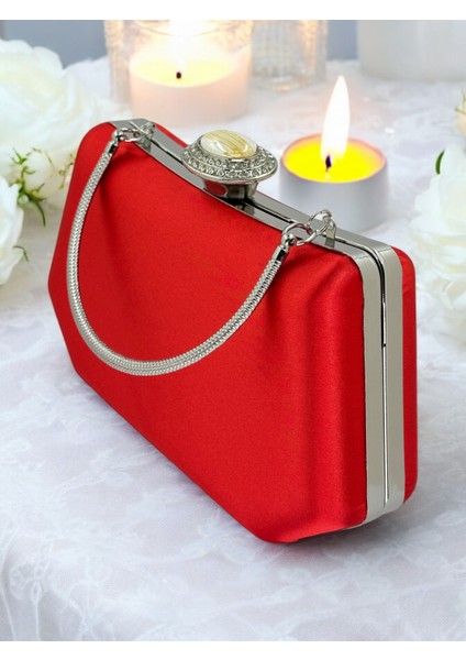 Kırmızı Renk Gümüş Kristal Taşlı Zarif Tasarım Metal Saplı Abiye Çantası modelleri