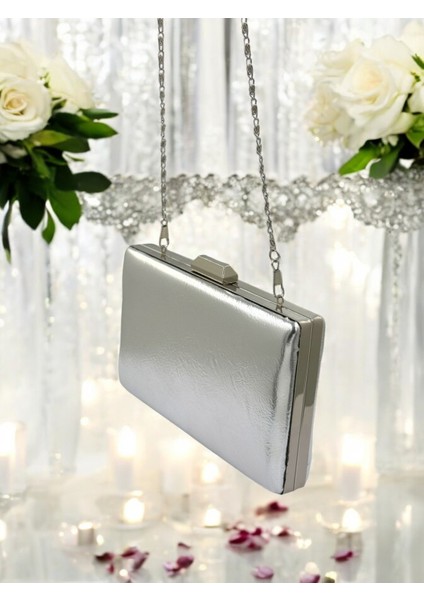 Gümüş Gri Lame Kırışık Cilt Deri Metalik Renk Zincir Askılı Abiye Çanta Düğün Nişan Mezuniyet modelleri