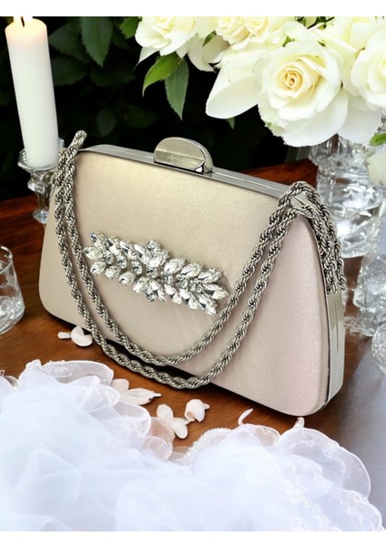 Özel Tasarım Ten Renk Saten Zincir Saplı Kristal Taşlı Saplı Kulplu Kadın Abiye Çanta