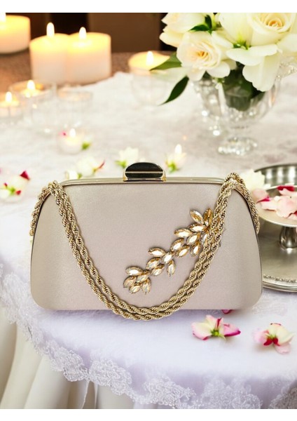 Özel Tasarım Ten Renk Saten Zincir Saplı Gümüş Kristal Taşlı Saplı Kulplu Kadın Abiye Çanta fiyatları