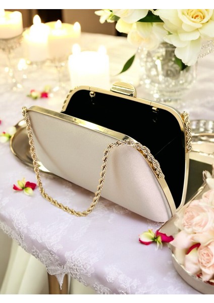 Özel Tasarım Ten Renk Saten Zincir Saplı Gümüş Kristal Taşlı Saplı Kulplu Kadın Abiye Çanta modelleri