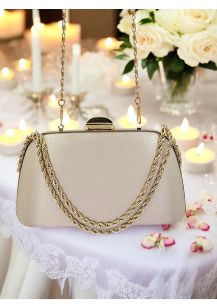 Özel Tasarım Ten Renk Saten Zincir Saplı Gümüş Kristal Taşlı Saplı Kulplu Kadın Abiye Çanta fırsatları