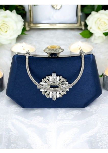 Lacivert Renk Gümüş Kristal Taşlı Zarif Tasarım Metal Saplı Abiye Çantası modelleri