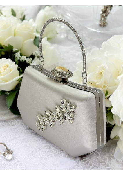Gümüş Gri Lame Renk Gümüş Kristal Taşlı Zarif Tasarım Metal Saplı Abiye Çantası