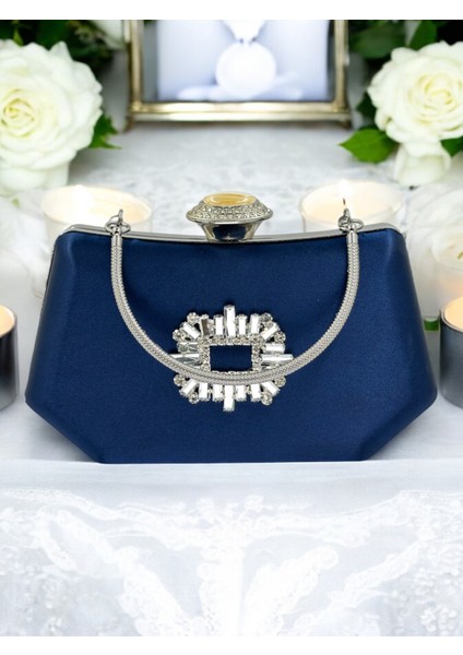Lacivert Renk Gümüş Kristal Taşlı Zarif Tasarım Metal Saplı Abiye Çantası modelleri