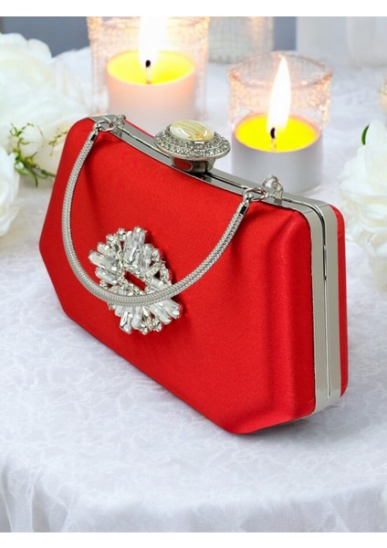 Kırmızı Renk Gümüş Kristal Taşlı Zarif Tasarım Metal Saplı Abiye Çantası modelleri