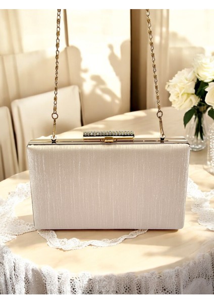 Ten Nude Taşlı Saplı Simli Saten Üzeri Altın Kristal Taş Süslemeli Kadın Abiye Çanta indirimleri