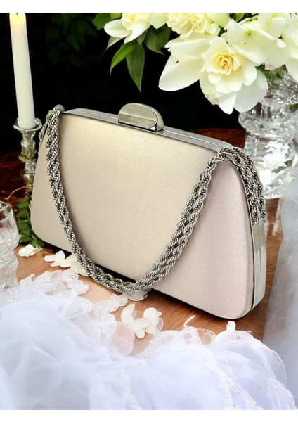 Özel Tasarım Ten Renk Saten Zincir Saplı Kristal Taşlı Saplı Kulplu Kadın Abiye Çanta