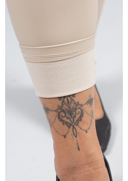 Büyük Beden Deri Görünümlü Yüksek Bel Tayt – Içi Süet Krem Renk fiyatları