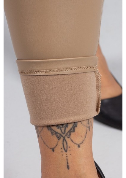 Büyük Beden Deri Görünümlü Yüksek Bel Tayt – Içi Süet Kahverengi Renk fiyatları