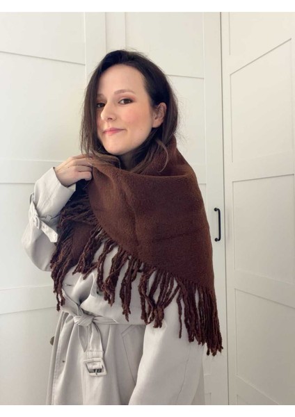 Üçgen Püsküllü Atkı