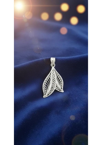 Mardin'in Incisi: Orijinal 925 Ayar Gümüş Telkari Yaprak Kolye Ucu - Usta Işi Sanat (Zincirsiz)